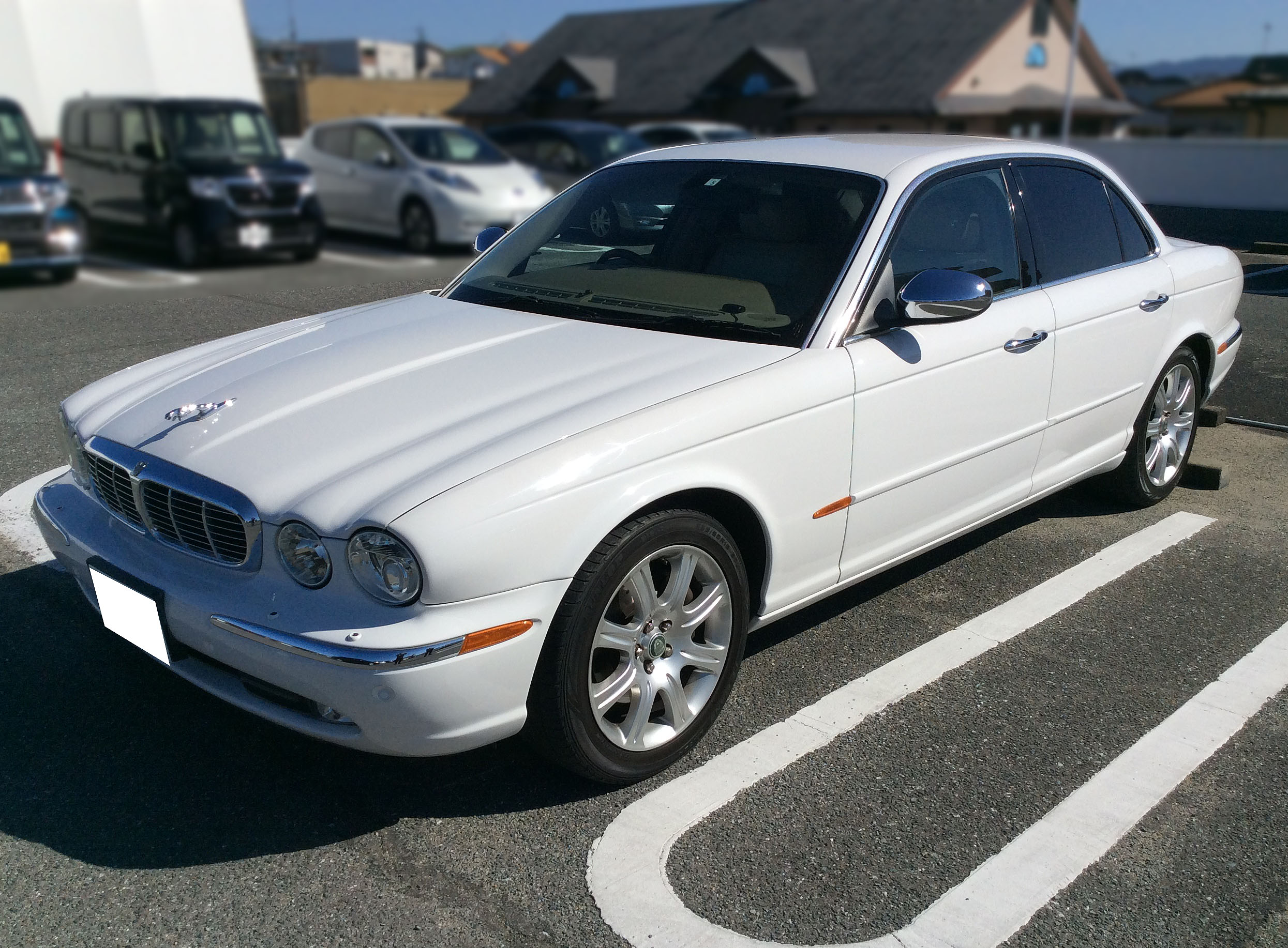 ジャガー　XJ8 平成15年11月 ＸＪ15年落ち(2010年式)の買取相場・査定価格 | 中古車を高く売るなら